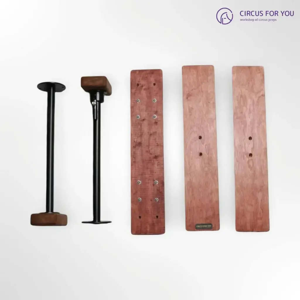 Акробатичні стійки "Універсал" на розбірній платформі (неламінована фанера)