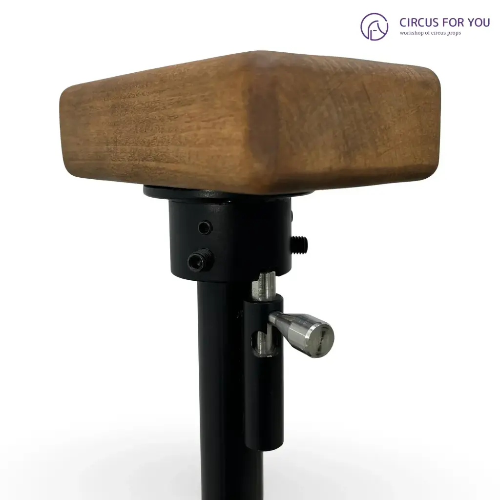 Акробатичні стійки "Універсал" на розбірній платформі (неламінована фанера)