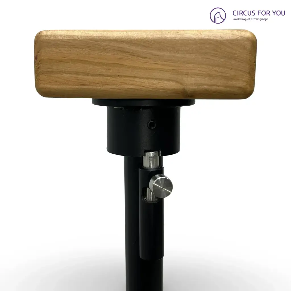 Акробатичні стійки "Універсал" на розбірній платформі (неламінована фанера)